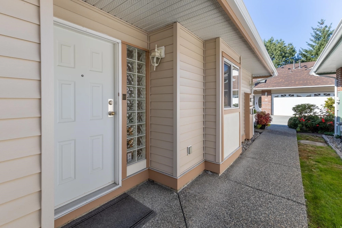 Garage Interior Photo of 15 18939 65 Avenue, Surrey, BC
