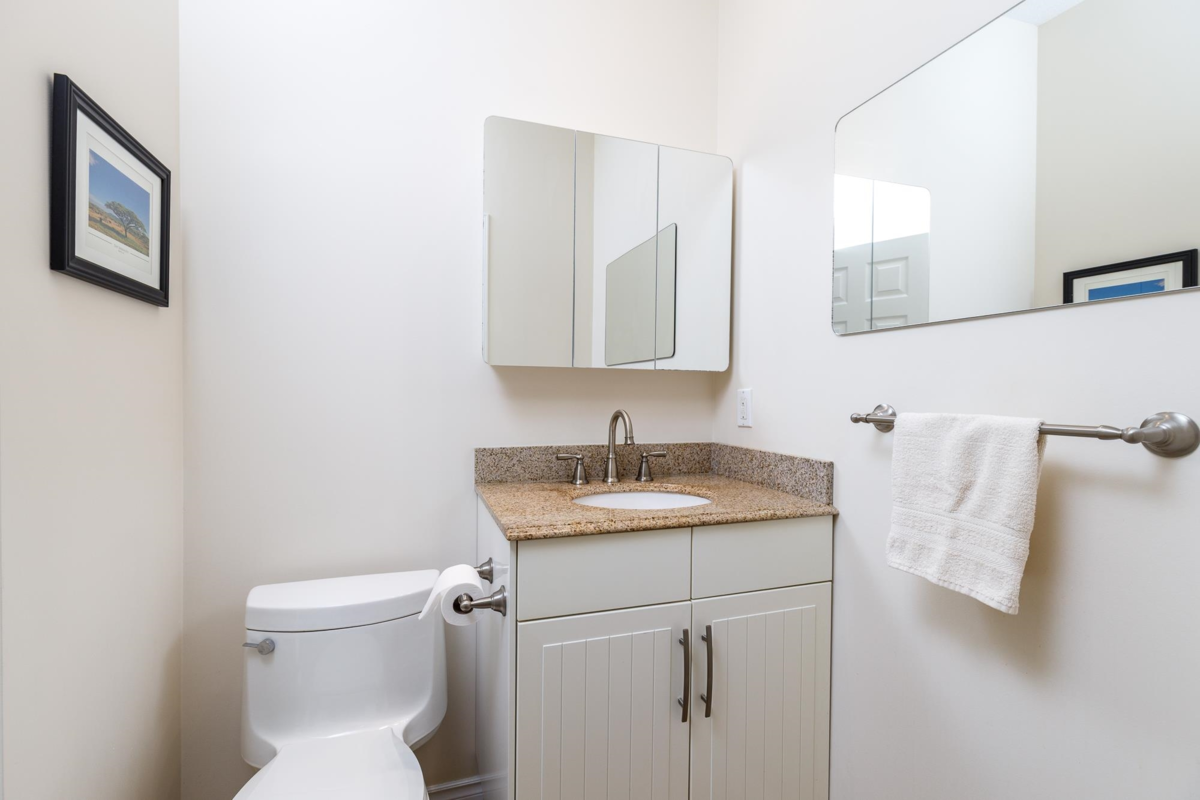 Hallway Photo of 15 18939 65 Avenue, Surrey, BC