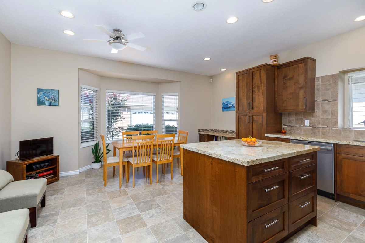 Kitchen Island Photo of 15 18939 65 Avenue, Surrey, BC