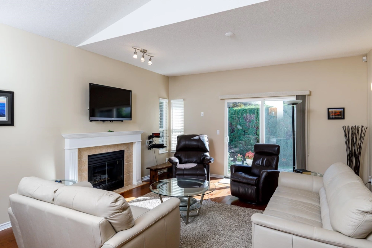 Walk-In Closet Photo of 15 18939 65 Avenue, Surrey, BC