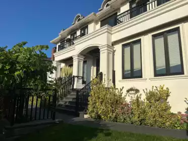 5538 Meadedale Drive, Burnaby, BC