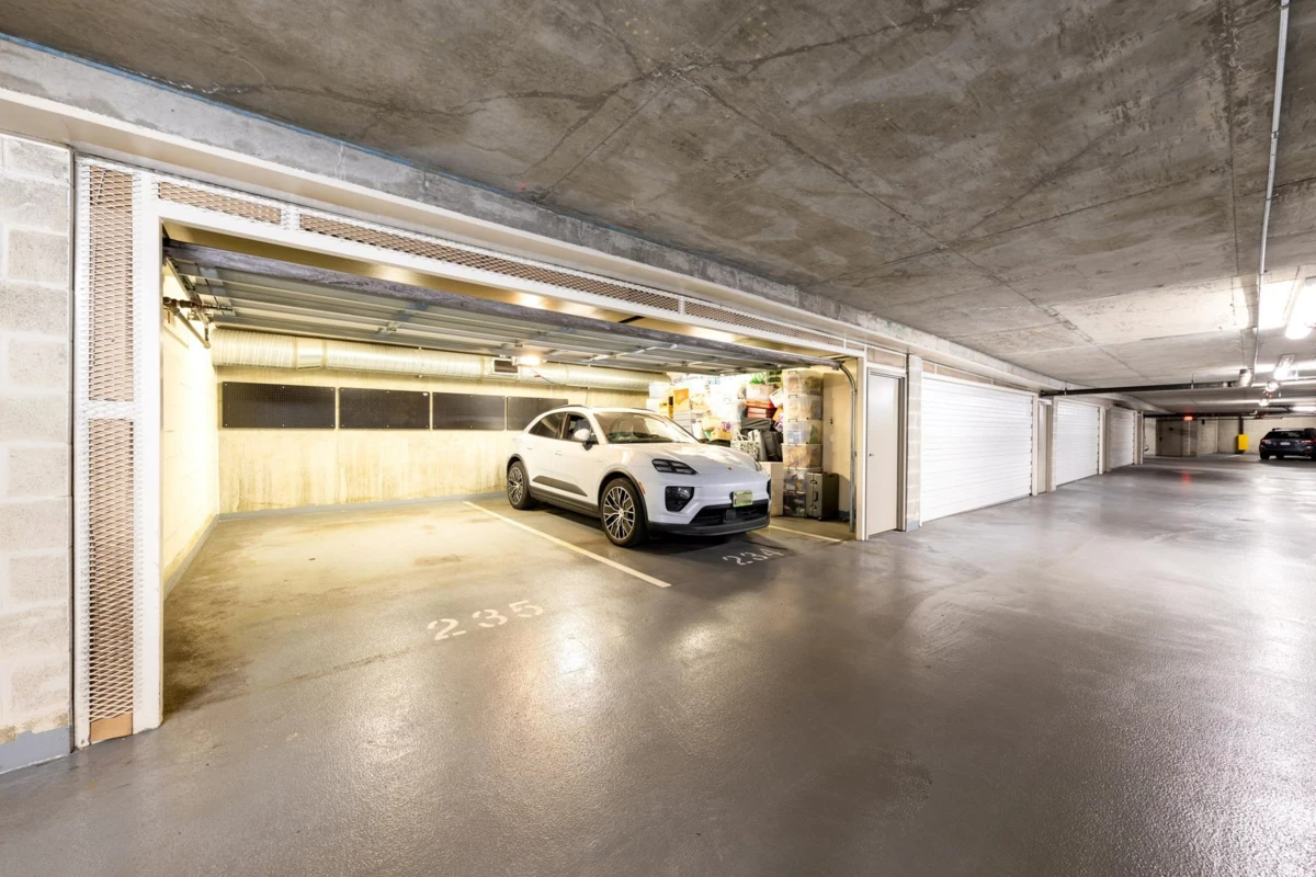 Backyard Photo of 2501 8 Smithe Mews, Vancouver, BC