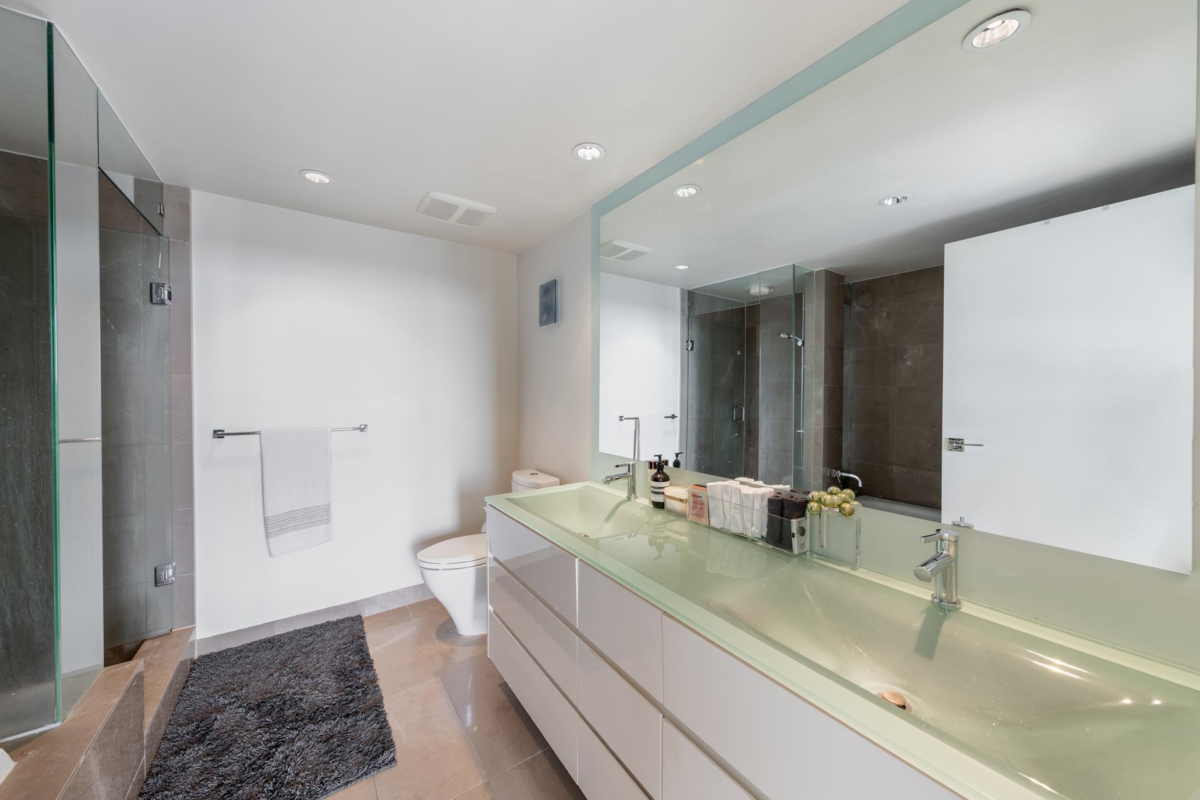 Basement Recreation Room Photo of 2501 8 Smithe Mews, Vancouver, BC