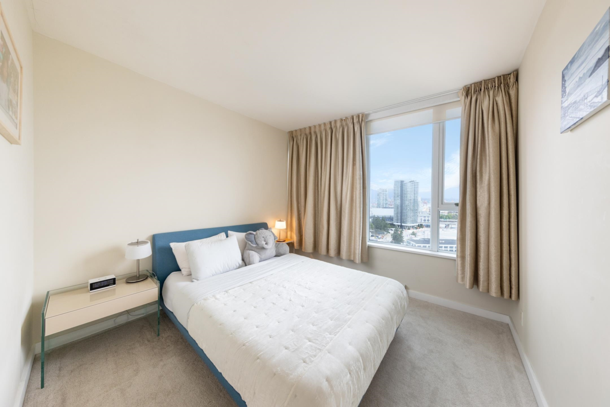 Laundry Room Photo of 2501 8 Smithe Mews, Vancouver, BC