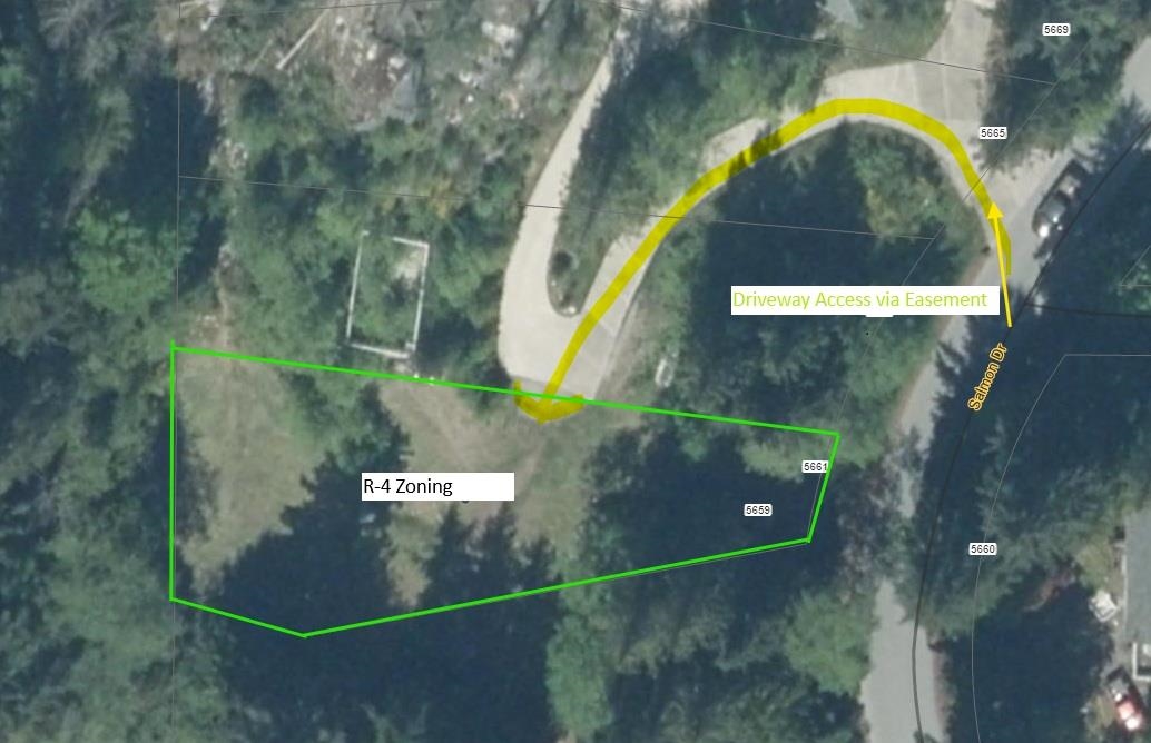 Living Room Photo of 5661 Salmon Drive, Sechelt, BC