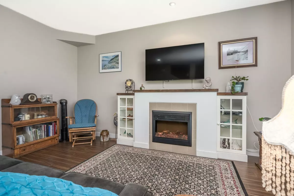 Bedroom 2 Photo of 6 18211 70 Avenue, Surrey, BC