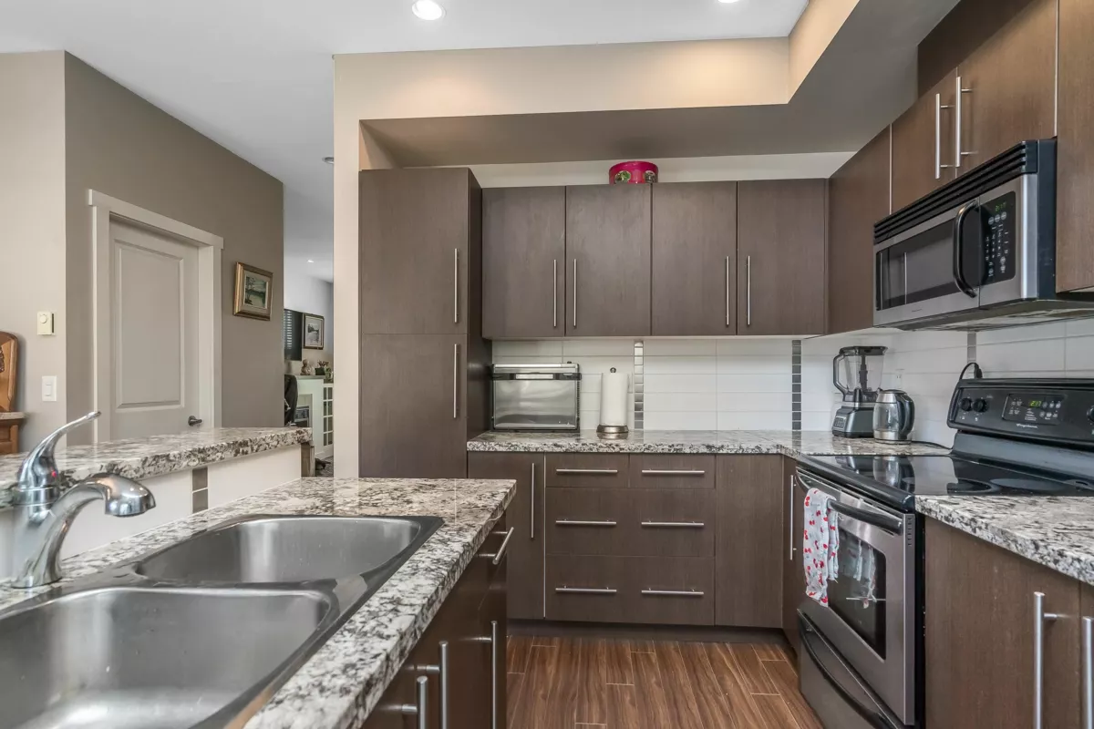 Hallway Photo of 6 18211 70 Avenue, Surrey, BC