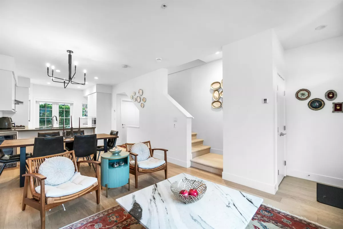 Breakfast Nook Photo of 5 1133 Ridgewood Drive, North Vancouver, BC