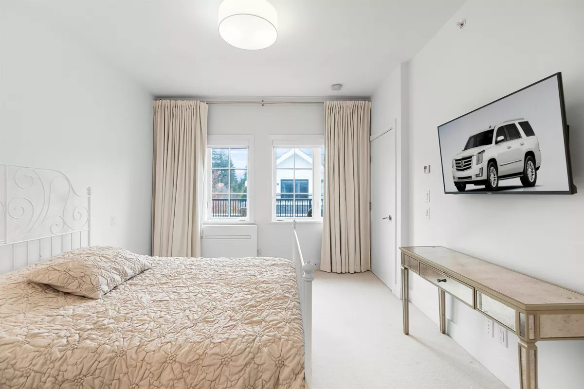 Garden / Landscaping Photo of 5 1133 Ridgewood Drive, North Vancouver, BC