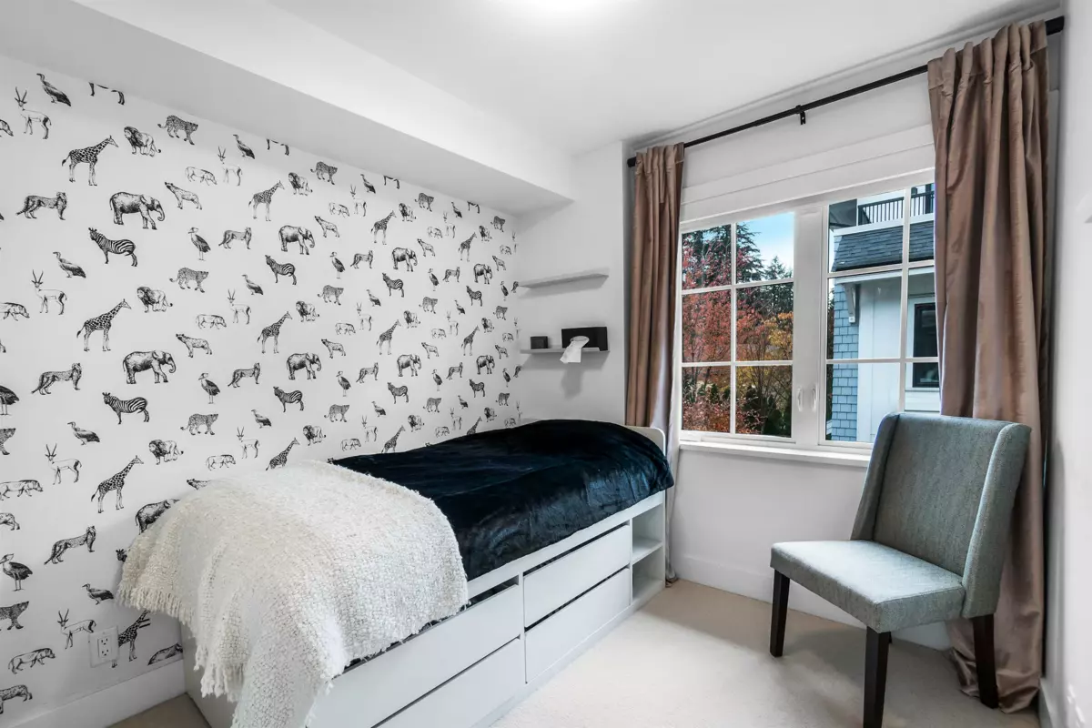 Hallway Photo of 5 1133 Ridgewood Drive, North Vancouver, BC