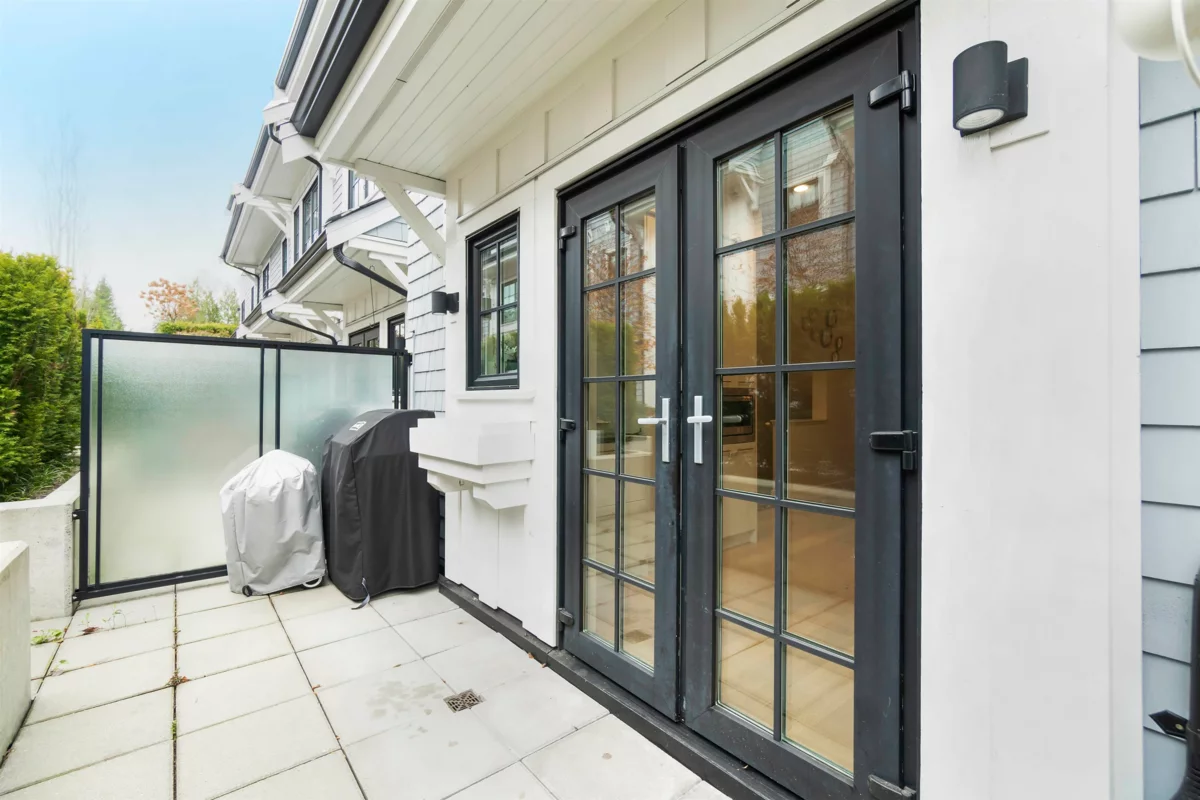 Laundry Room Photo of 5 1133 Ridgewood Drive, North Vancouver, BC