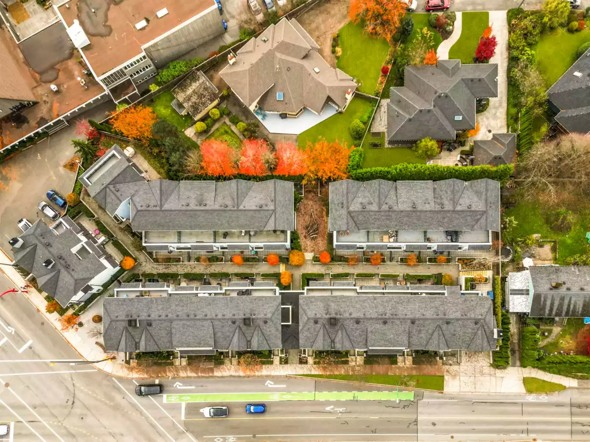 Living Room Photo of 5 1133 Ridgewood Drive, North Vancouver, BC