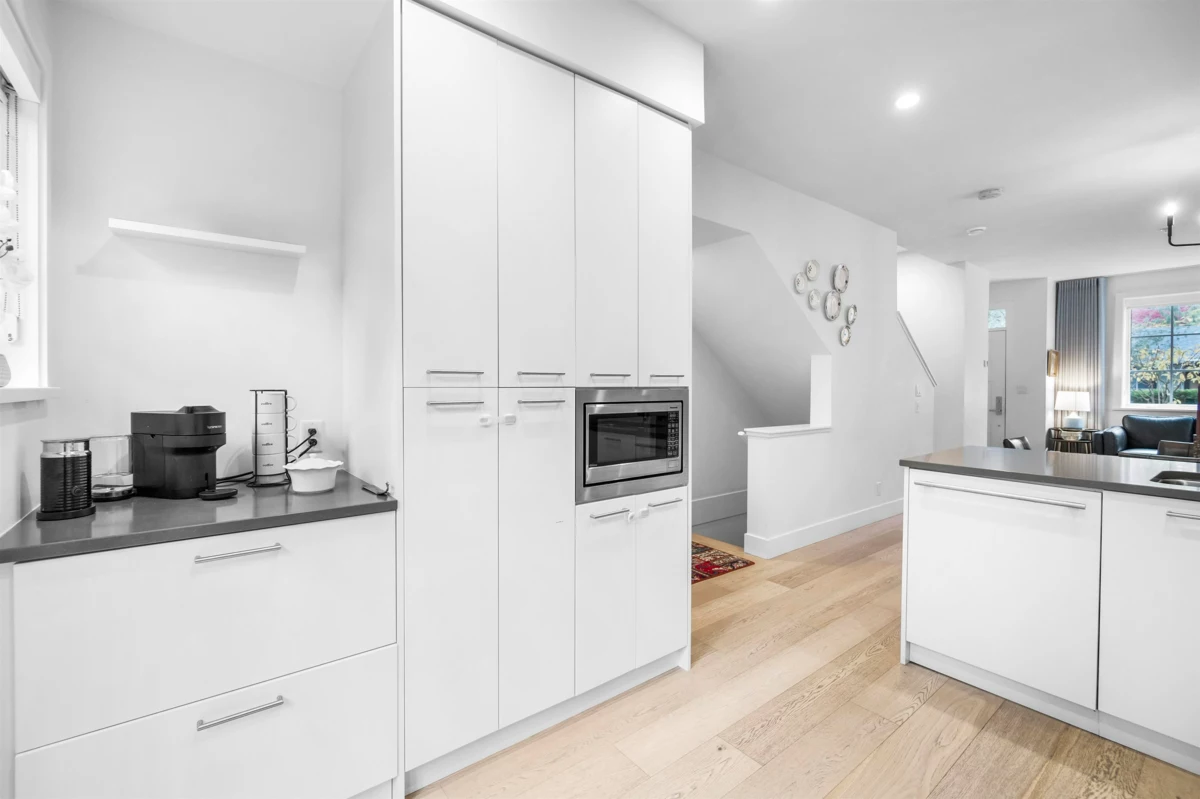 Powder Room Photo of 5 1133 Ridgewood Drive, North Vancouver, BC