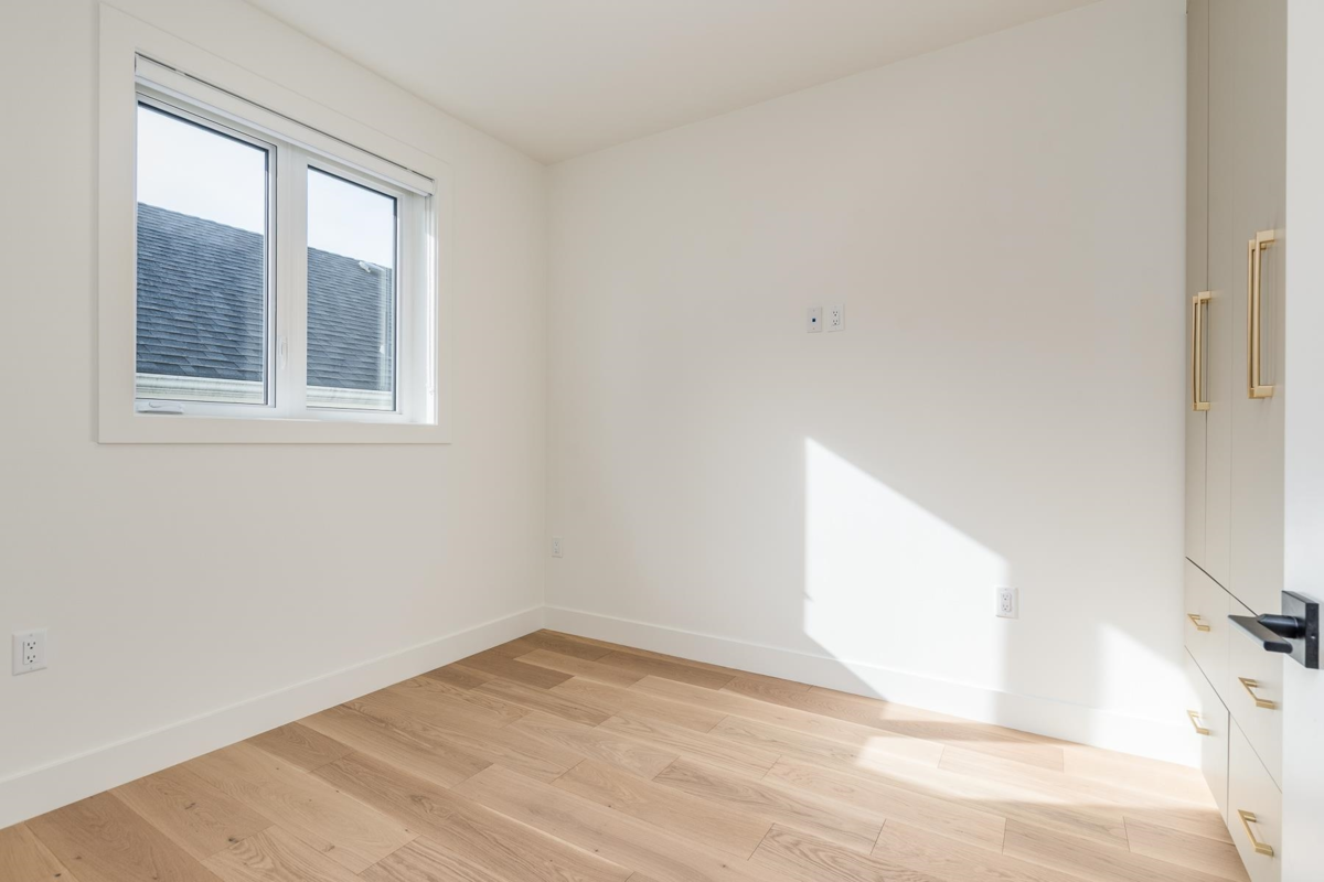 Front Yard Photo of 2261 E 35th Avenue, Vancouver, BC