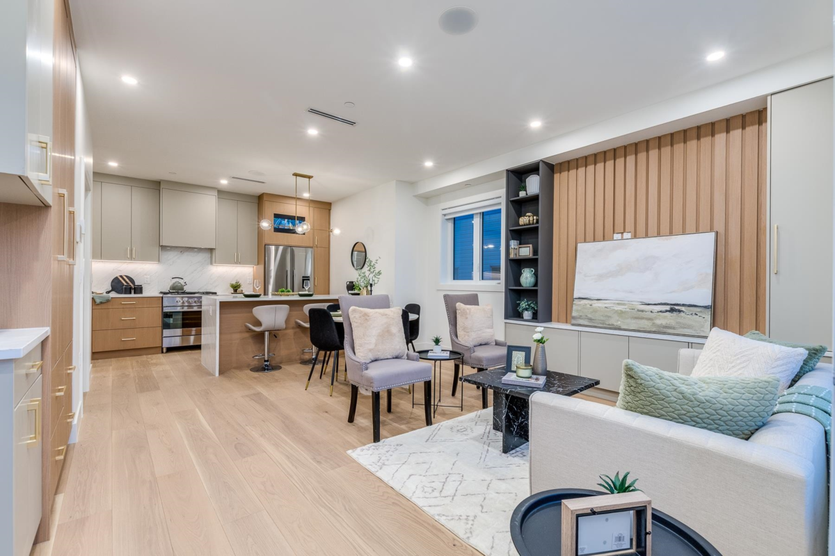 Living Room Photo of 2261 E 35th Avenue, Vancouver, BC