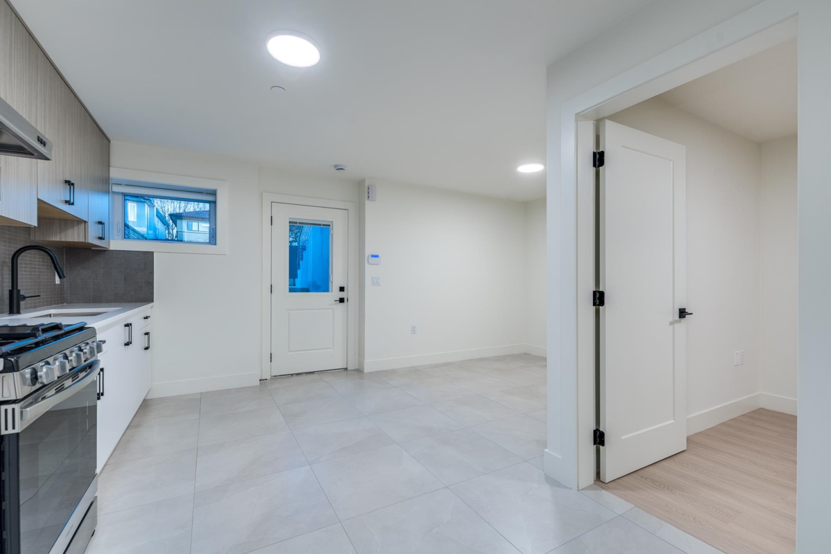 Outdoor Kitchen Photo of 2261 E 35th Avenue, Vancouver, BC