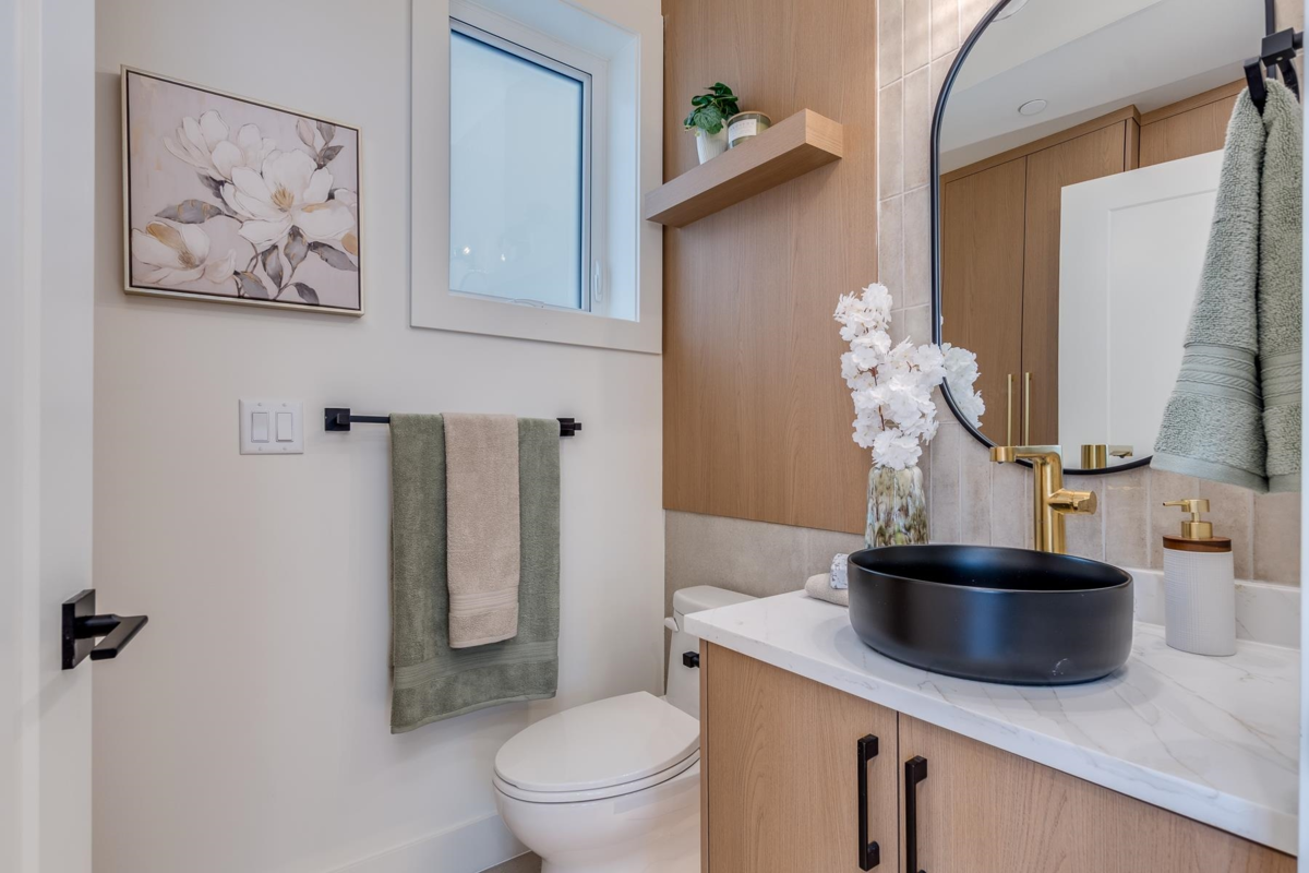 Powder Room Photo of 2261 E 35th Avenue, Vancouver, BC