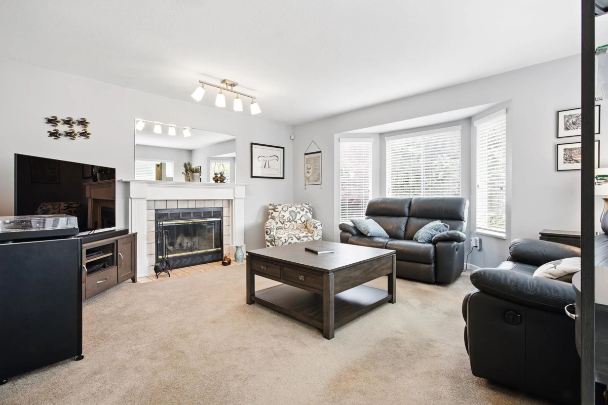 Dining Area Photo of 11441 Surrey Road, Surrey, BC
