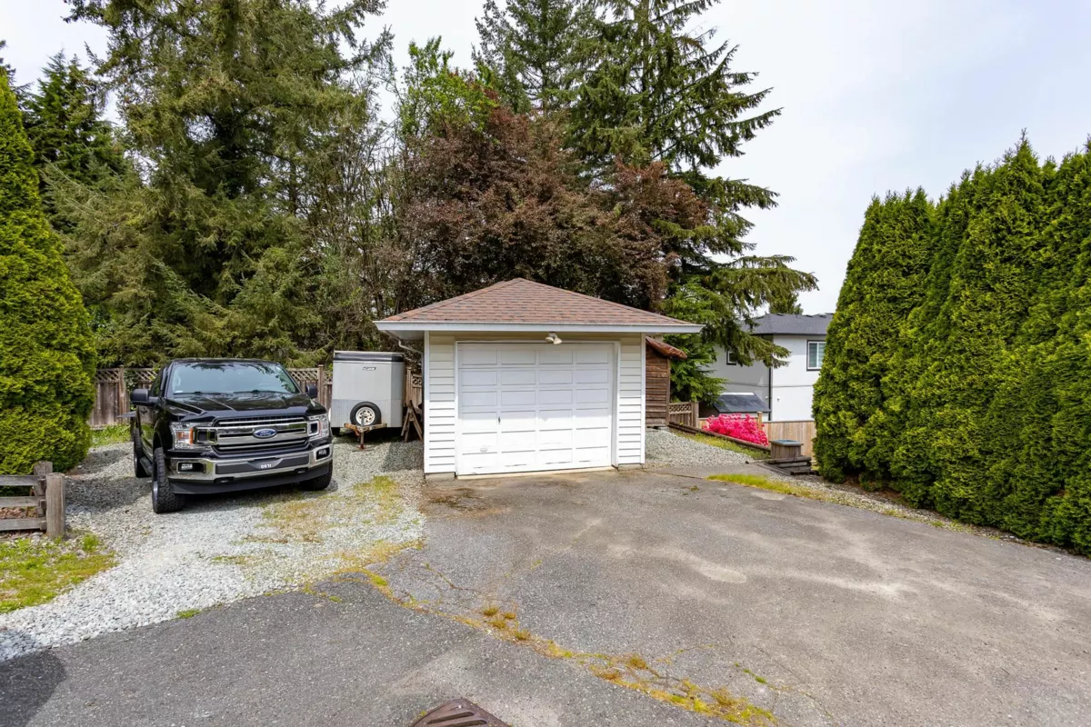 Garage Interior Photo of 11441 Surrey Road, Surrey, BC