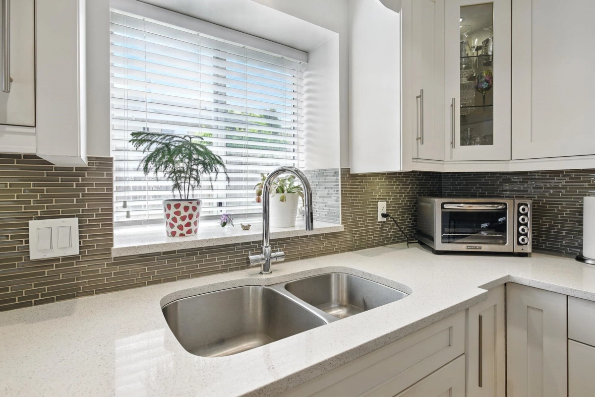 Primary Bathroom Photo of 11441 Surrey Road, Surrey, BC