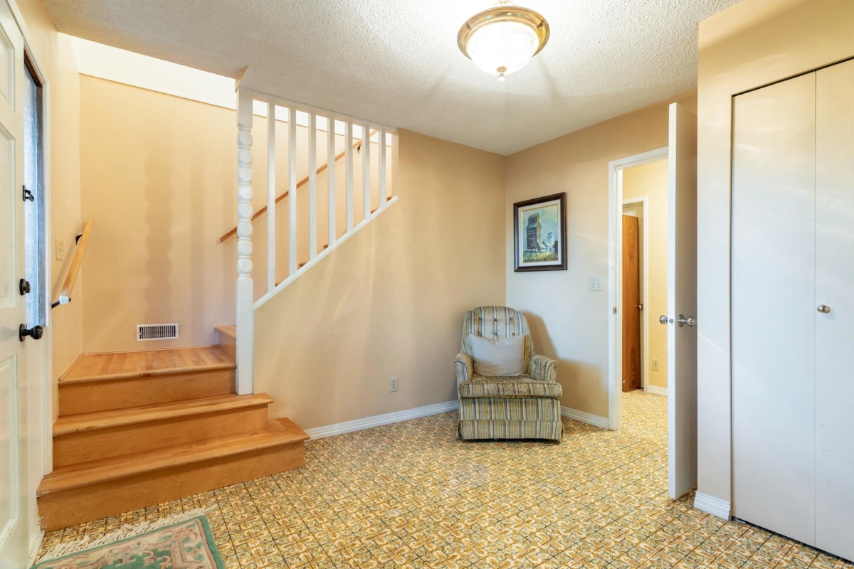 Living Room Photo of 5602 46 Avenue, Delta, BC