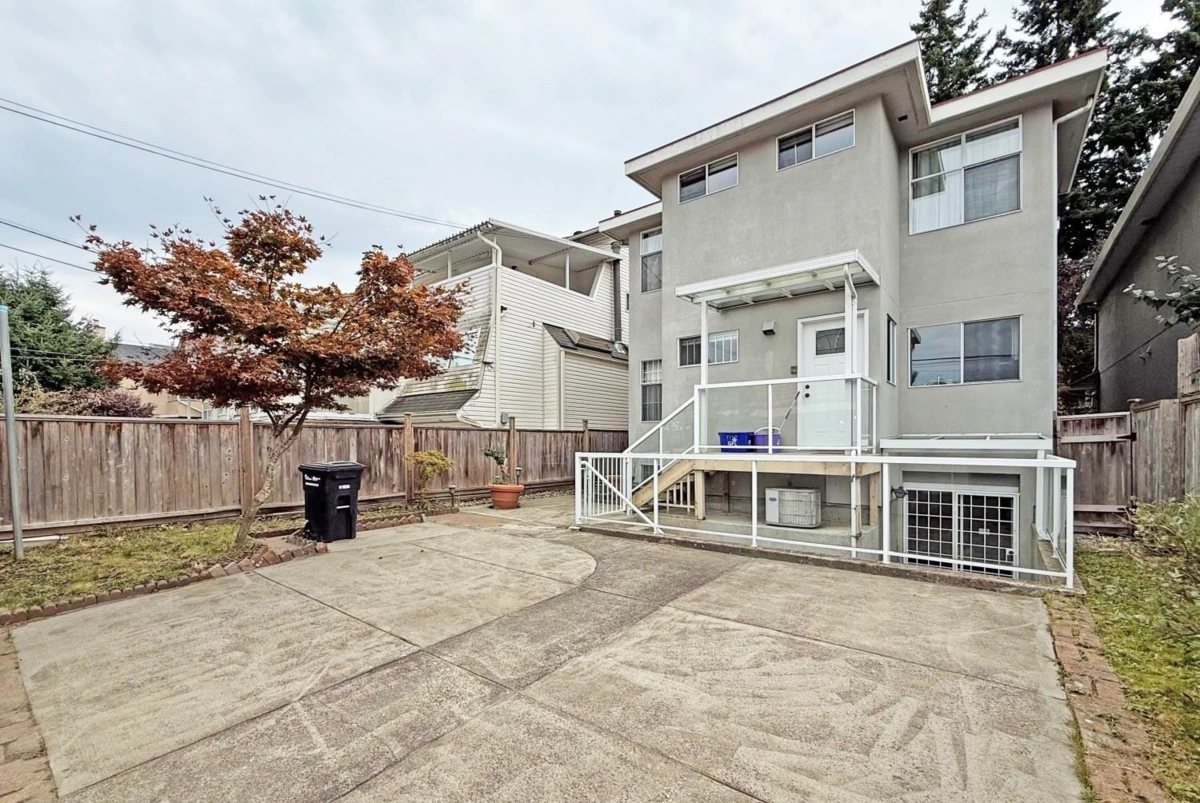 Garden / Landscaping Photo of 2789 W 24th Avenue, Vancouver, BC