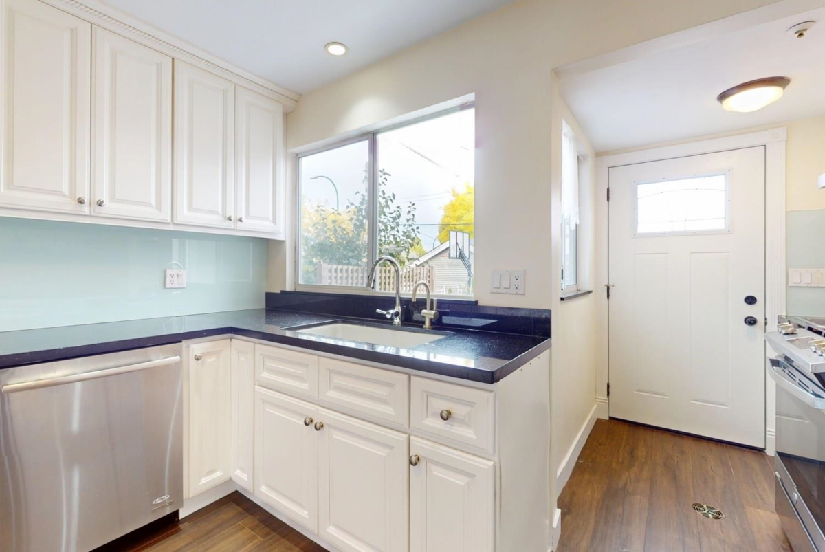 Primary Bedroom Photo of 2789 W 24th Avenue, Vancouver, BC