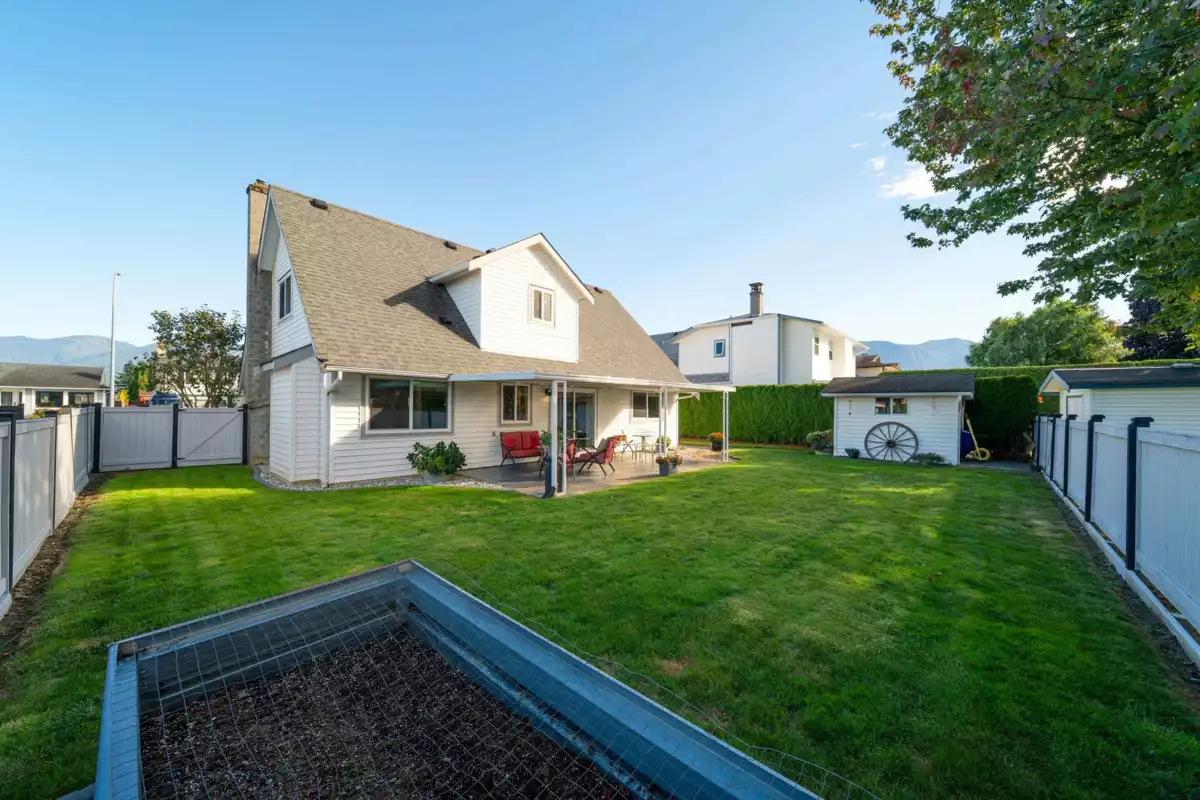 Hot Tub / Spa Photo of 6527 Swanson Street, Chilliwack, BC