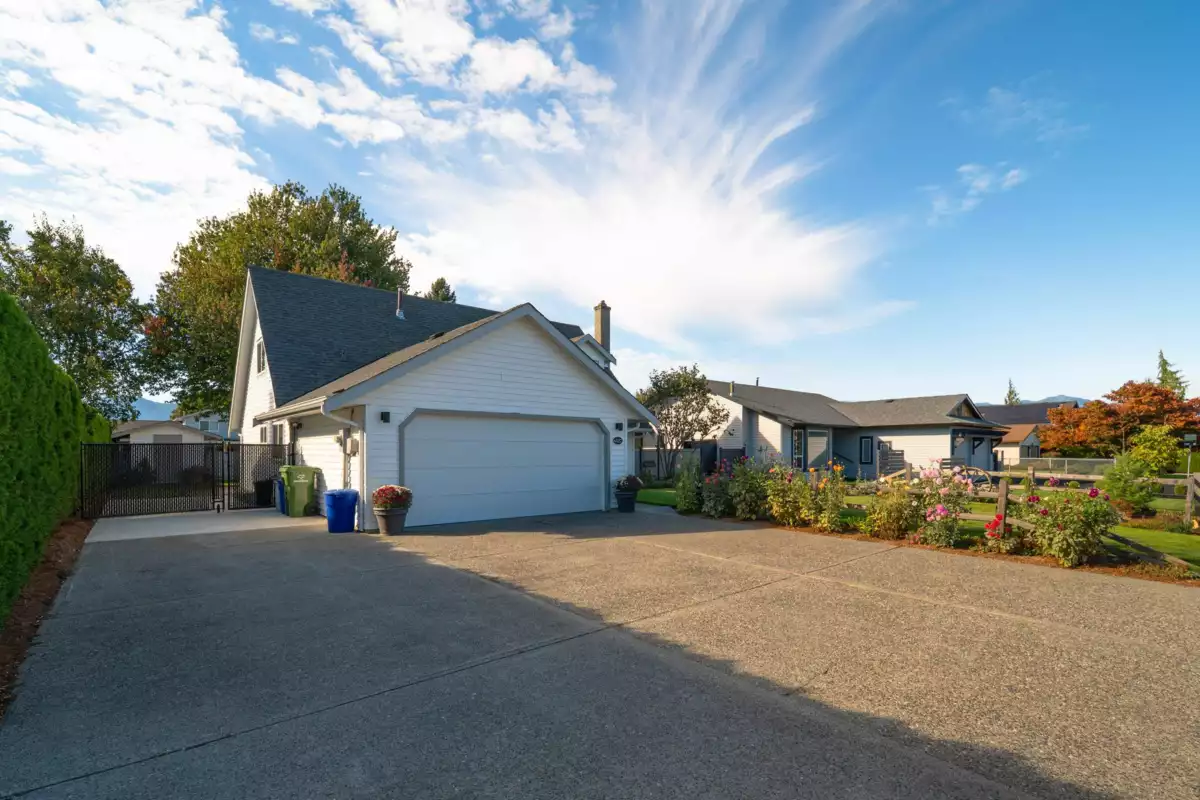 Living Room Photo of 6527 Swanson Street, Chilliwack, BC