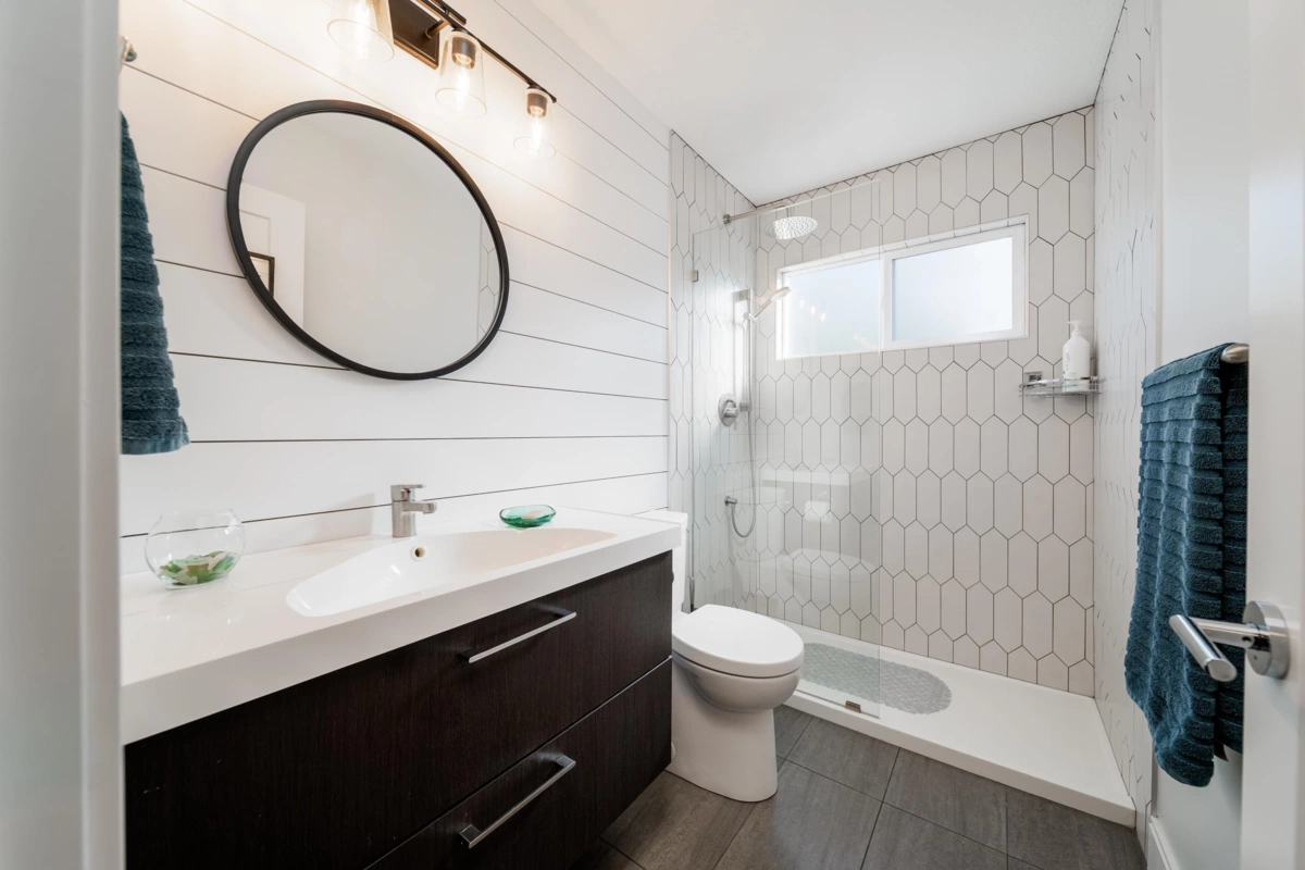 Powder Room Photo of 6527 Swanson Street, Chilliwack, BC