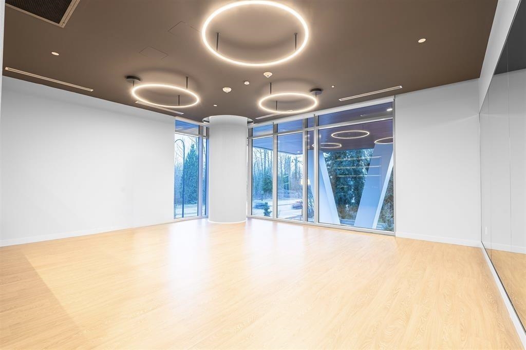 Walk-In Closet Photo of 2207 200 Klahanie Court, West Vancouver, BC