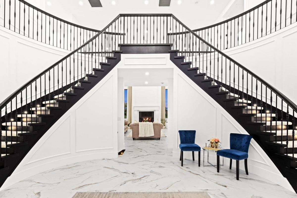 Dining Area Photo of 19890 16 Avenue, Langley, BC