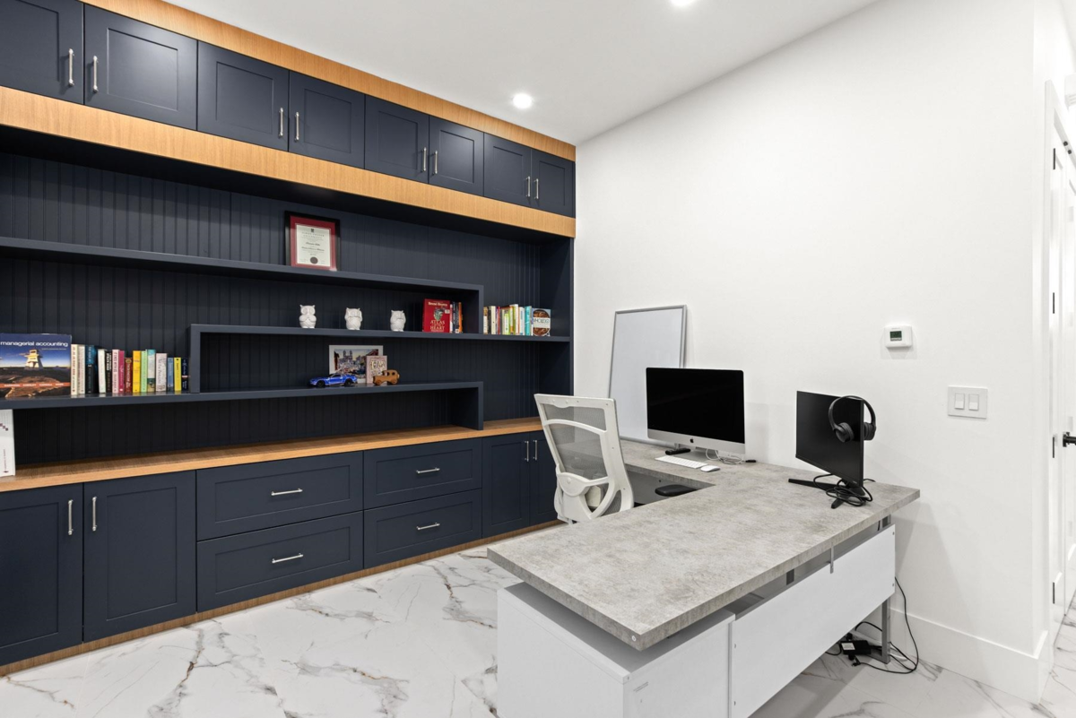 Guest Bathroom Photo of 19890 16 Avenue, Langley, BC