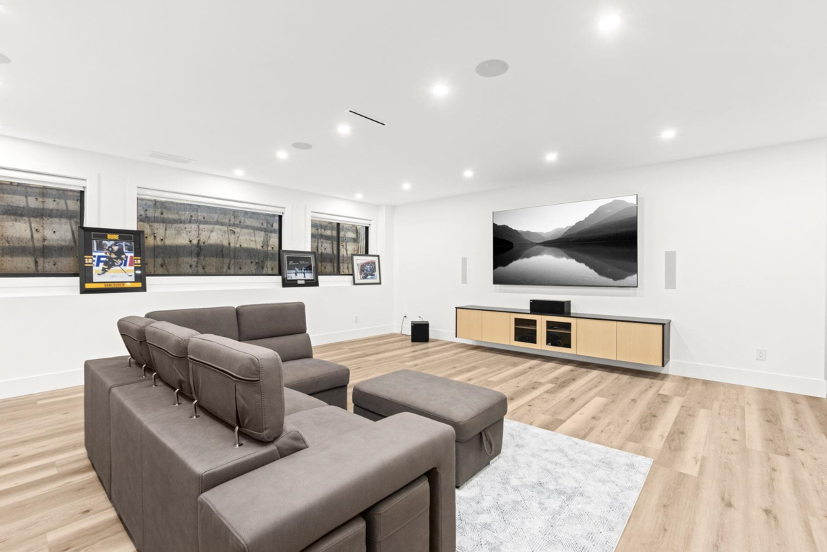 Hot Tub / Spa Photo of 19890 16 Avenue, Langley, BC