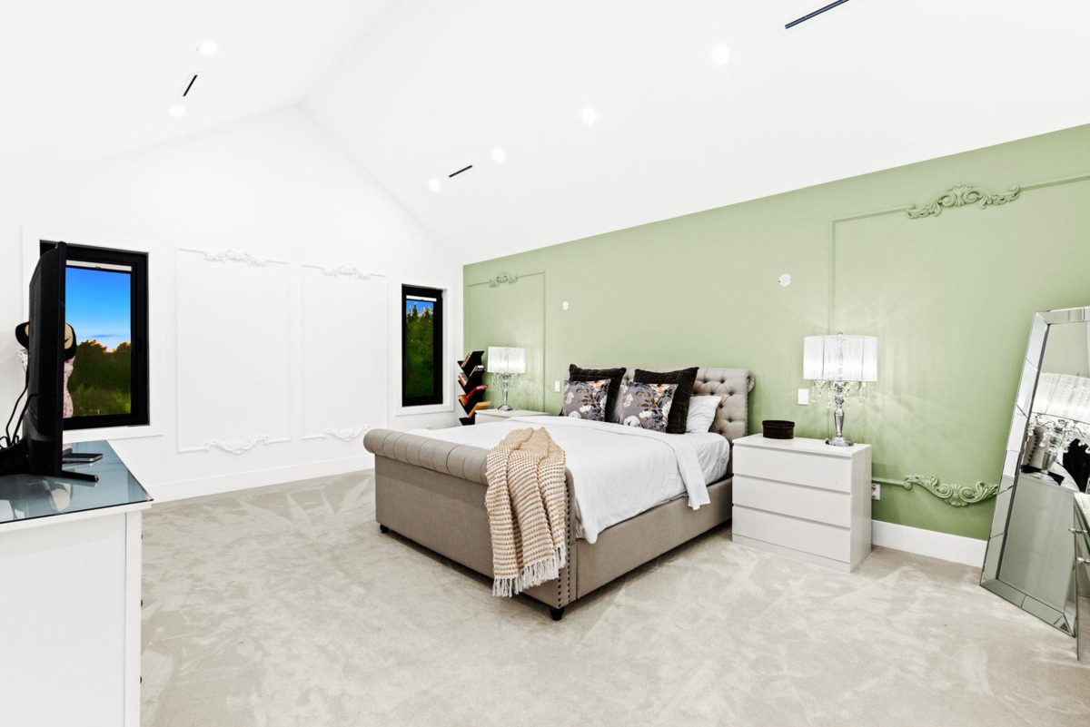 Laundry Room Photo of 19890 16 Avenue, Langley, BC