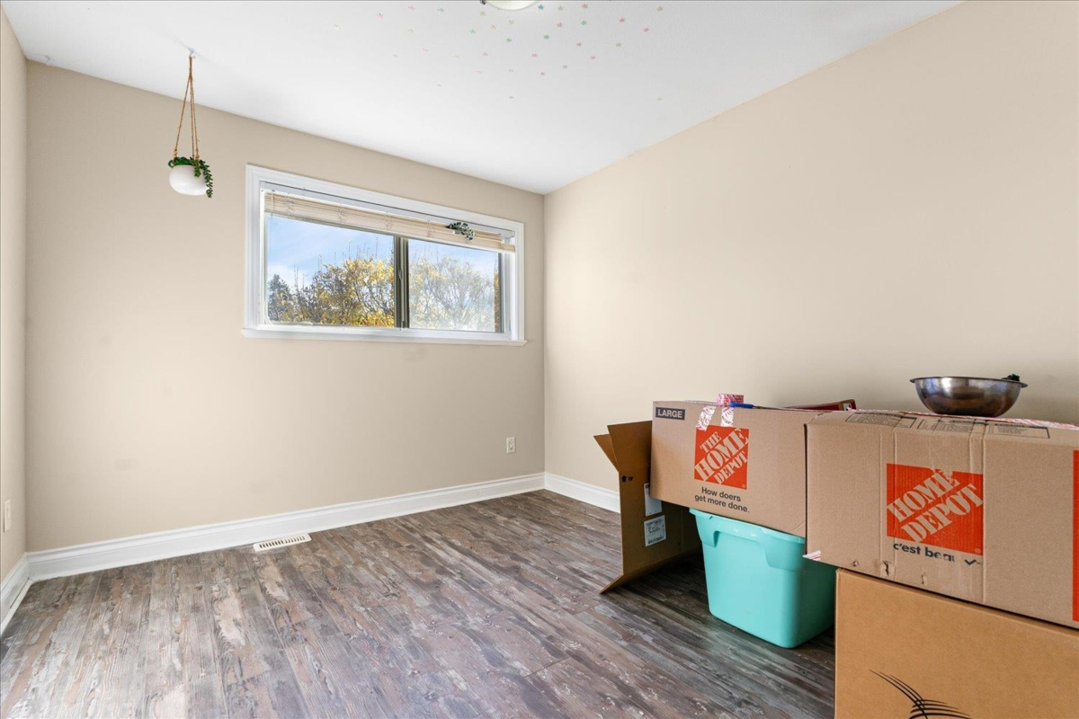 Laundry Room Photo of 7241 197 Street, Langley, BC