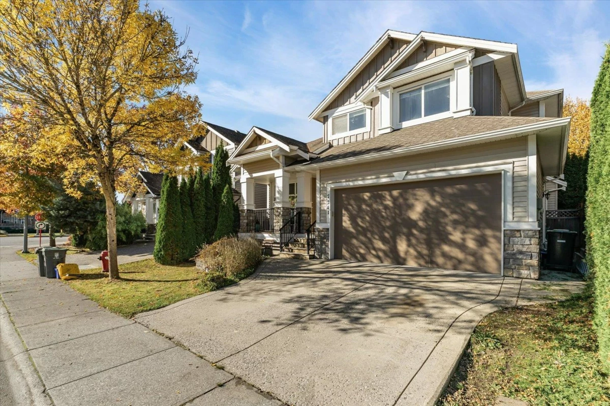 Living Room Photo of 7241 197 Street, Langley, BC