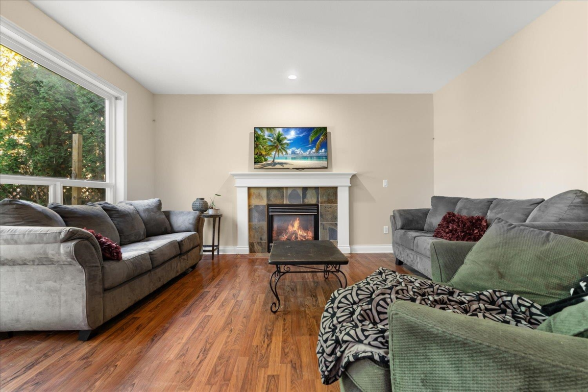 Powder Room Photo of 7241 197 Street, Langley, BC