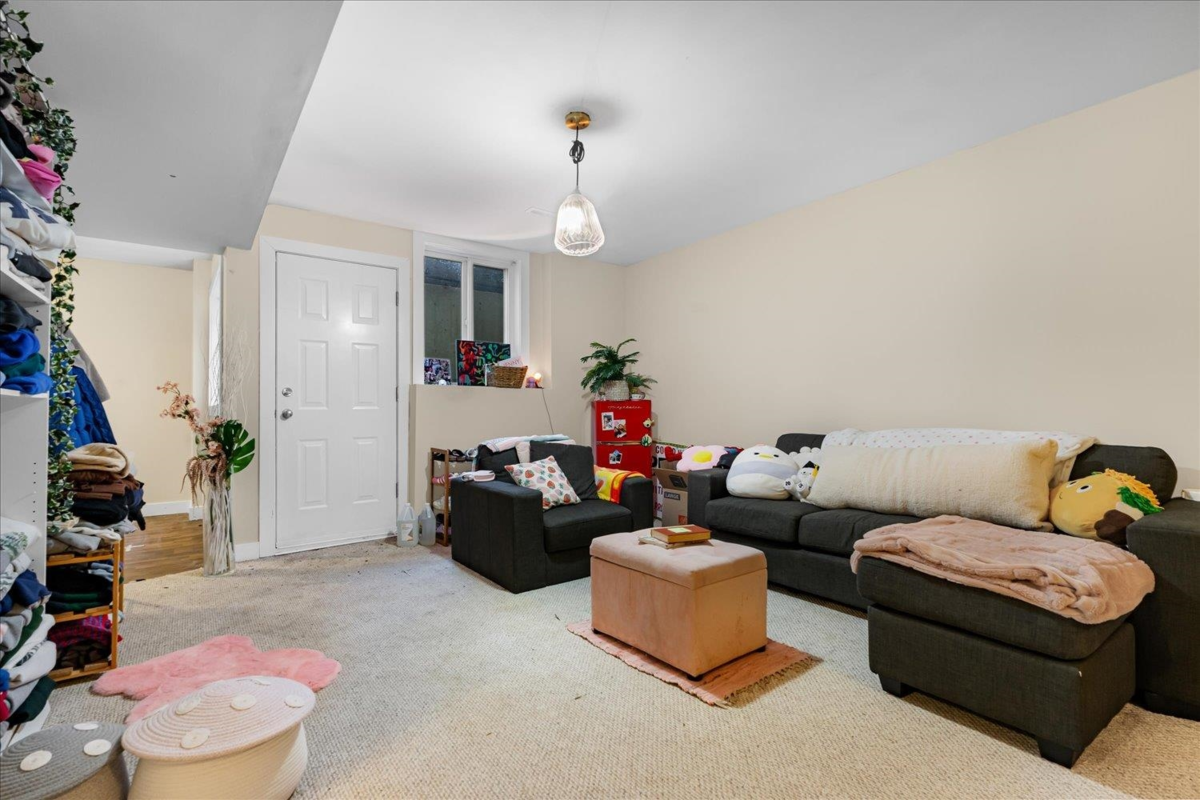 Swimming Pool Photo of 7241 197 Street, Langley, BC