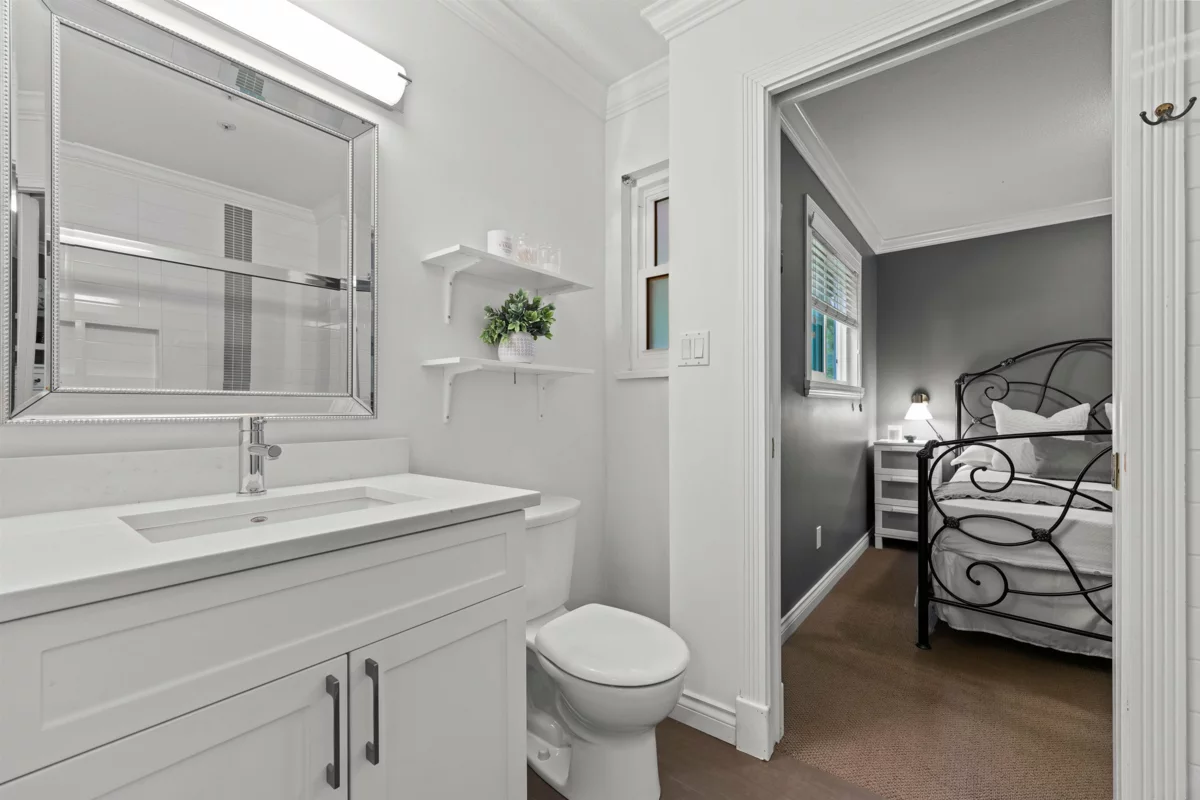 Hallway Photo of 2992 W 42nd Avenue, Vancouver, BC