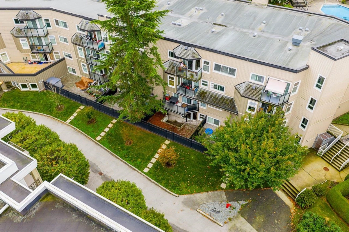 Garage Interior Photo of 8 1850 E Southmere Crescent, Surrey, BC