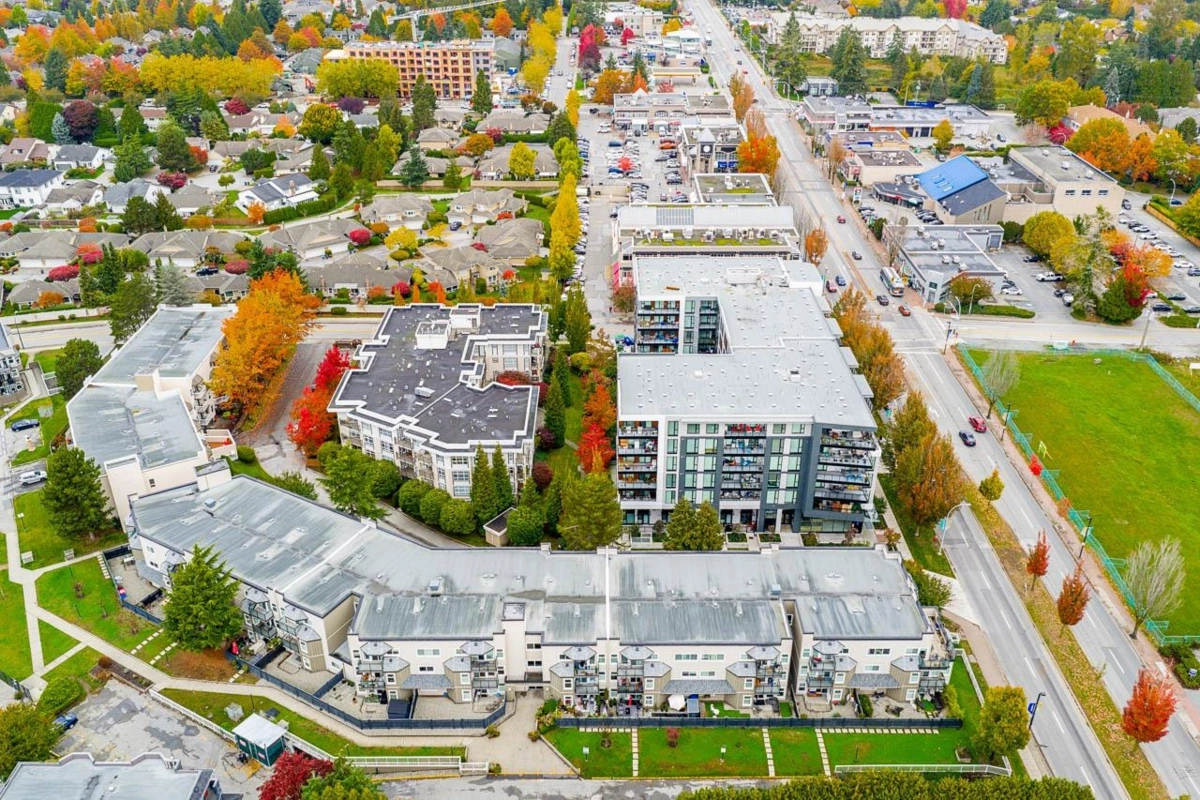 Garden / Landscaping Photo of 8 1850 E Southmere Crescent, Surrey, BC