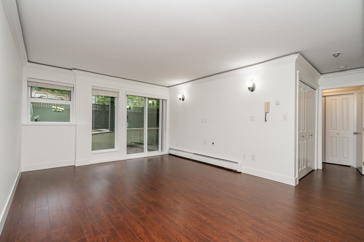 Kitchen Photo of 8 1850 E Southmere Crescent, Surrey, BC