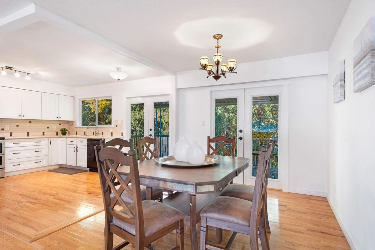 Dining Area Photo of 3870 Richmond Street, Port Coquitlam, BC