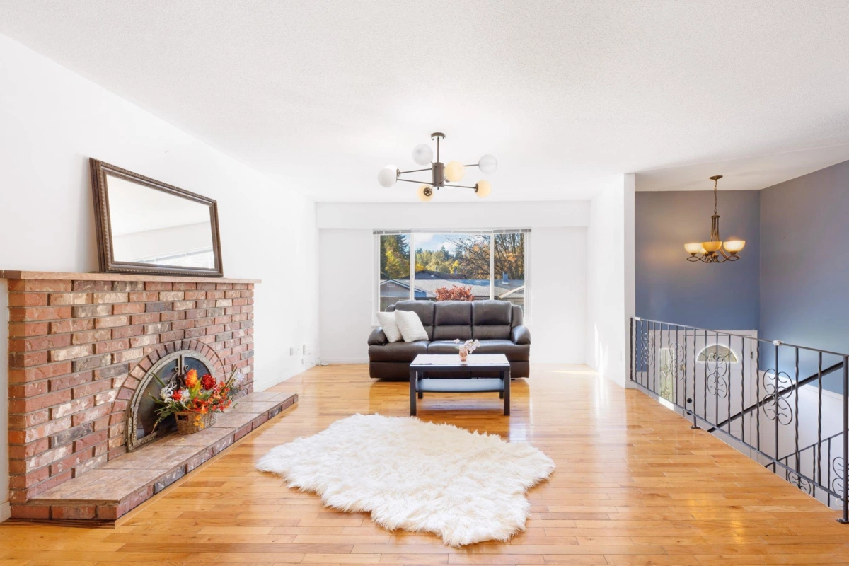 Kitchen Photo of 3870 Richmond Street, Port Coquitlam, BC