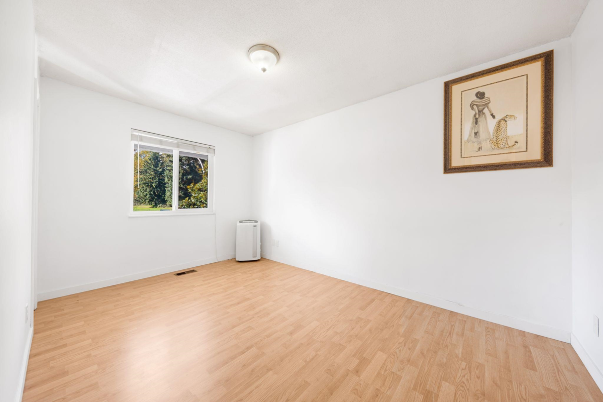 Laundry Room Photo of 3870 Richmond Street, Port Coquitlam, BC