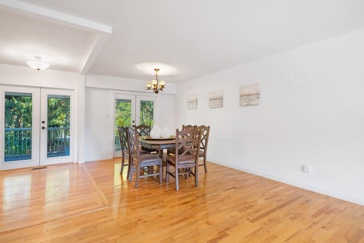 Primary Bathroom Photo of 3870 Richmond Street, Port Coquitlam, BC