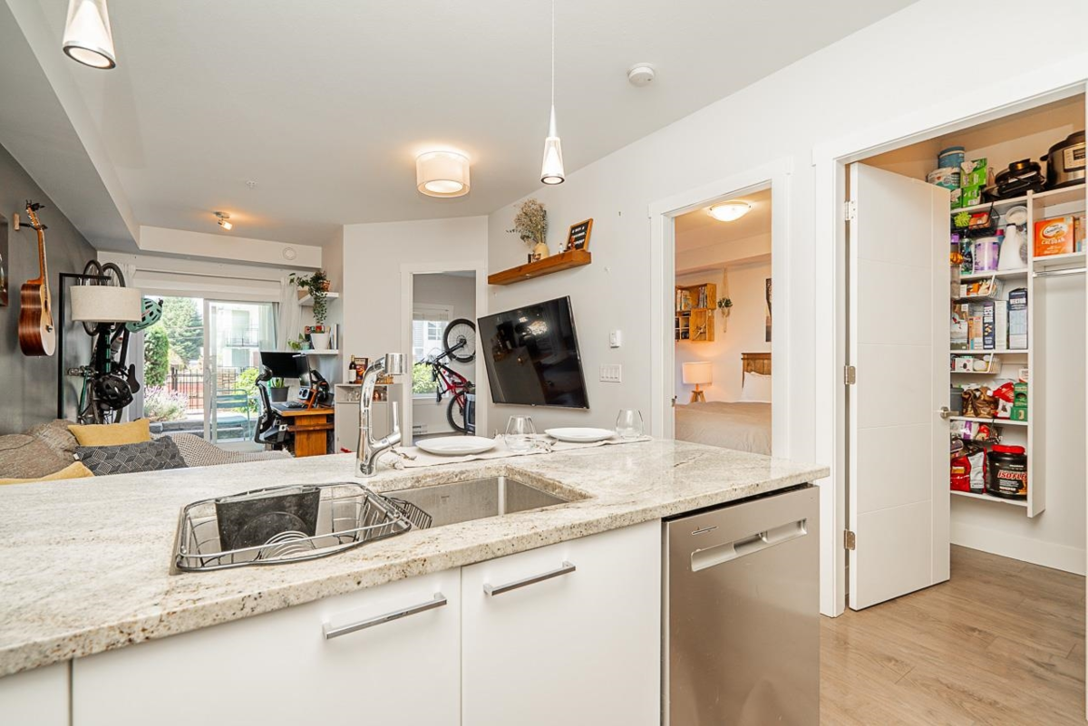 Dining Area Photo of 107 20175 53 Avenue, Langley, BC