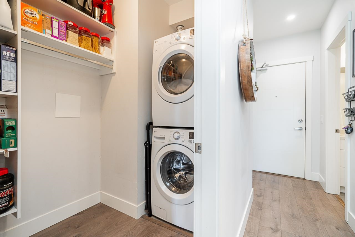 Entry Foyer Photo of 107 20175 53 Avenue, Langley, BC
