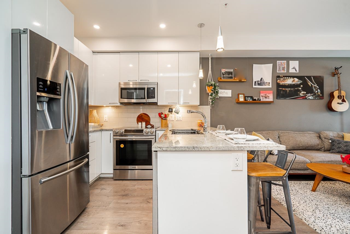 Family Room Photo of 107 20175 53 Avenue, Langley, BC